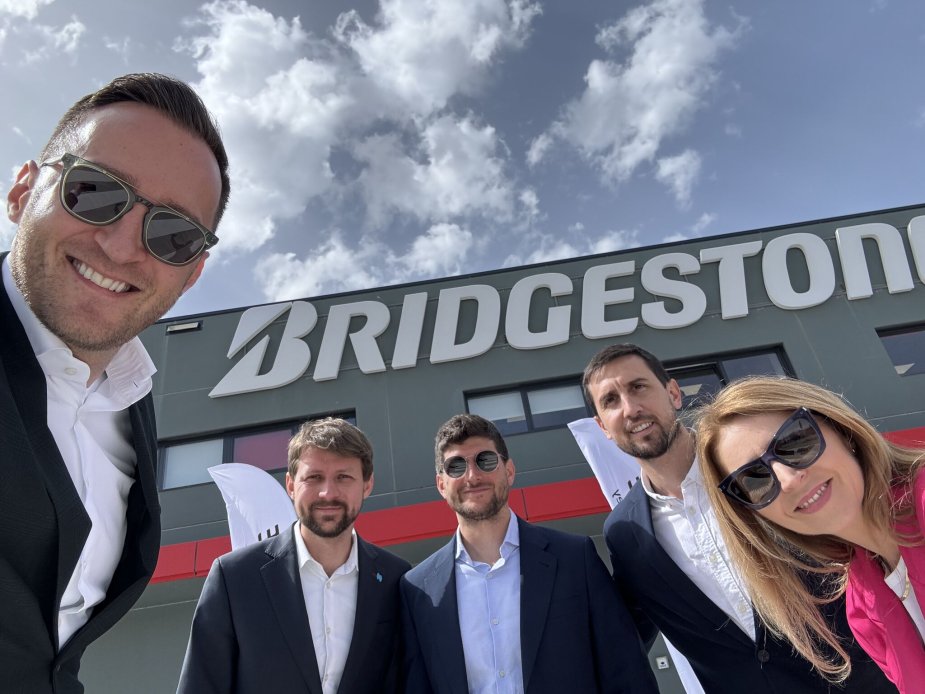 Hrdí investori v Novom európskom logistickom centre spoločnosti Bridgestone pre región EMEA v meste Burgos
